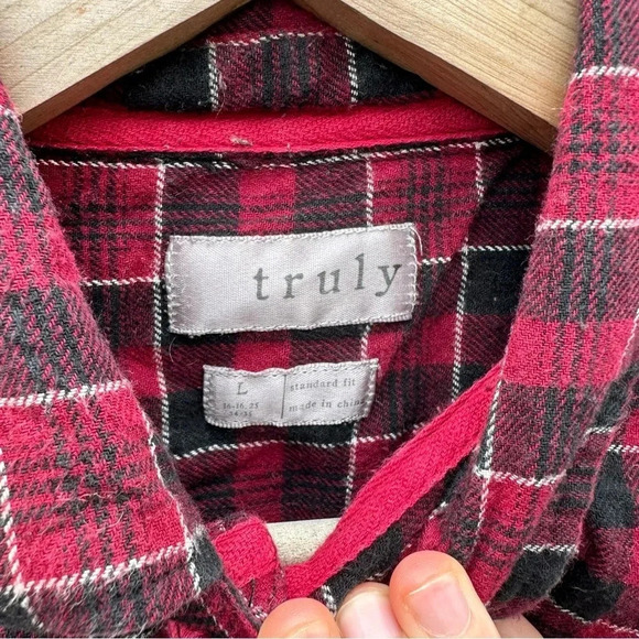 Truly standard fit women's size large black and red flannel - Picture 3 of 3